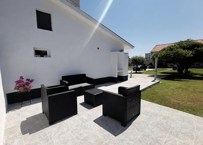 Casa La Grenadine بيت للعطل *